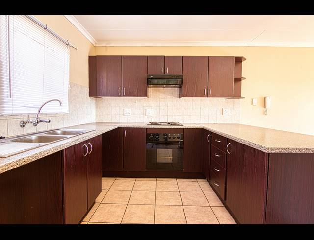3 BEDROOM APARTMENT TO LET IN NOORDWYK